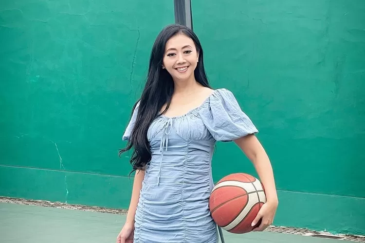 Asri Welas punya anak yang derita Katarak sejak dini (Sumber : Instagram @asri_welas)