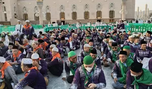 Jamaah Haji Depok Diterjang Suhu 42 Derajat Celcius, Kloter 13 JKS Bergeser ke Mekkah