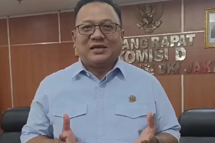 Anggota DPRD Provinsi Jawa Barat, Pradi Supriatna saat menyambangi Gedung DPRD Jakarta