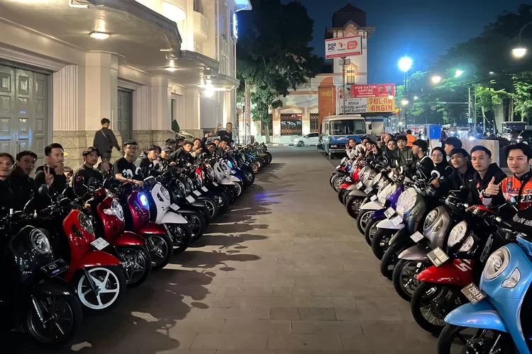 Nuansa malam kota Bandung yang terang dan penuh warna menjadi saksi keseruan acara Scoopy Velocreativity yang digelar pada Jumat, 27 Juni 2025 di Otillie Coffee &amp; Kitchen.
