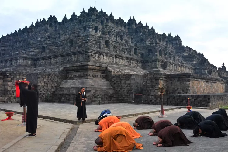 Susunan Acara Perayaan Hari Raya Waisak 2024 Di Candi Borobudur Kamis ...