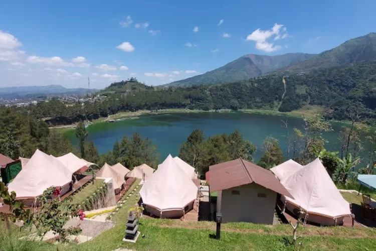 The Heaven Glamping di Wonosobo dengan pemandangan indah objek wisata Telaga Menjer. (GoogleMaps/Casmara Abuadji)