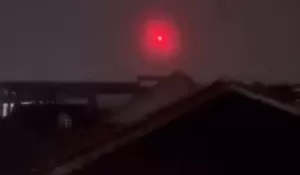 Heboh Penampakan Cahaya Merah Melayang di Langit Condongcatur Sleman Yogyakarta, Benarkah Cuma Flare atau Sampah Antariksa? Begini Penjelasan BRIN