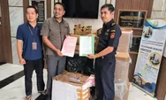 Tangkap dua Orang Penjual Rokok Ilegal di Morowali, Bea Cukai Serahkan Tersangka dan Barang Bukti ke Jaksa
