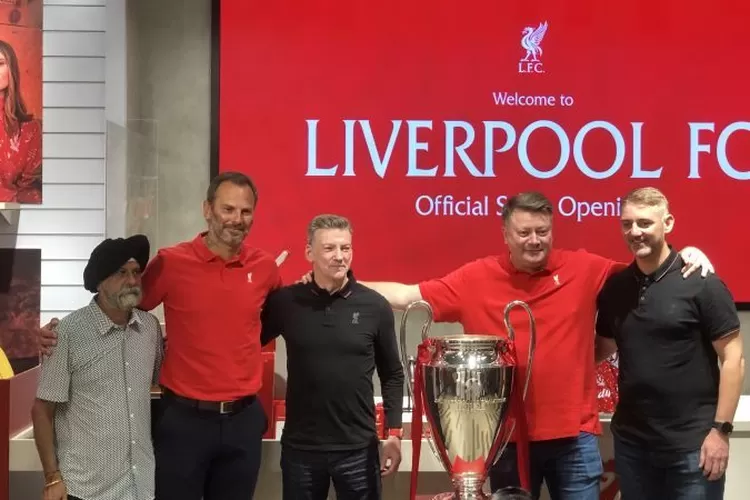 Liverpool FC resmi meluncurkan toko resmi merchandise di Pondok Indah Mall (PIM) 2, Jakarta Selatan, Sabtu 20 Juli 2024. (Antara)