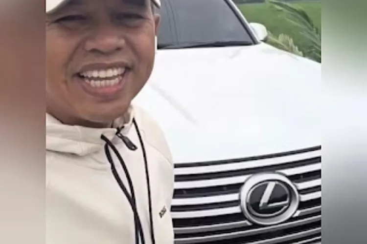 Mobil Lexus Dedi Mulyadi Nunggak Pajak. (instagram.com/dedimulyadi71)