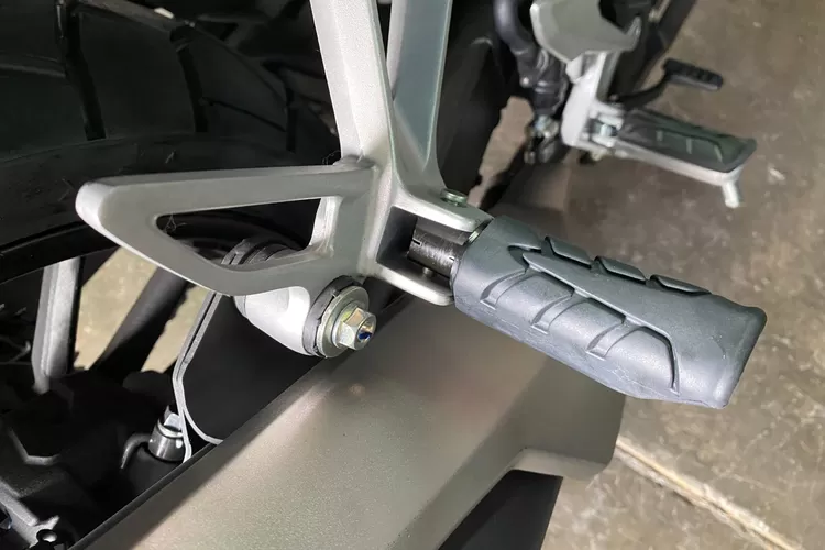 Ilustrasi kendala yang sering dialami atau ditemui pada footstep sepeda motor.