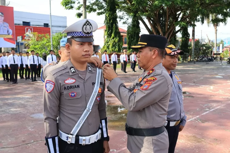 Wakapolres Poso Kompol Suraidi, S.H, MM.  pimpin apel operasi zebra
