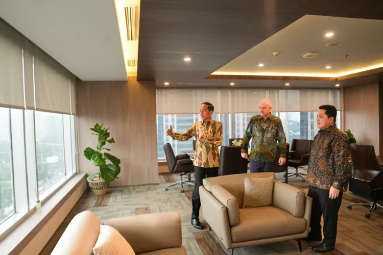 Presiden Joko Widodo (Jokowi) meresmikan Kantor FIFA Jakarta di Menara Mandiri II, Jakarta Selatan (pssi.org)