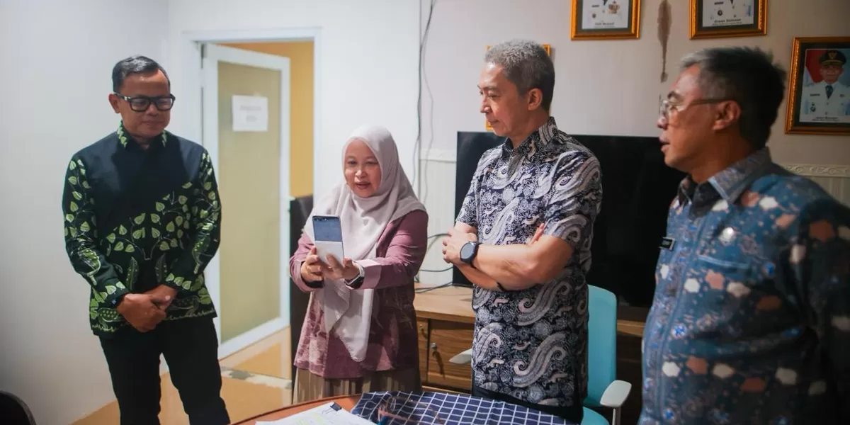 Wamendagri Bima Arya tinjau langsung pelaksanaan WFH ASN di Kota Bogor berbasis sistem digital (Ist)