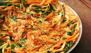Bagaimana Cara Bikin Pajeon? Pancake Daun Bawang Korea yang Viral di Drakor Bon Appetit, Your Majesty