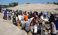 Ratusan Nelayan dan PT TIMAH Gotong Royong Atasi Pendangkalan Muara Jelitik, Isi Ratusan Jumbo Bag Demi Akses Kapal Lebih Lancar