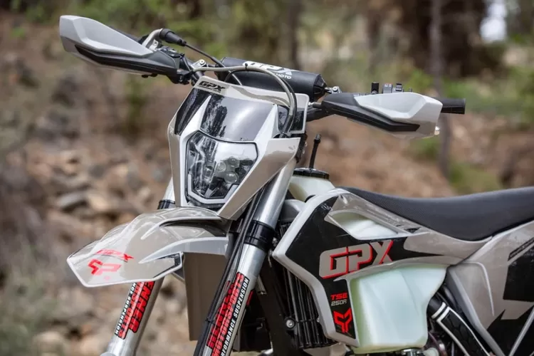 Intip Harga dan Spesifikasi GPX TSE 250R! Motor Trail 2-Tak Hasil Perkawinan Yamaha, KTM, dan Husqvarna!  (Foto: Istimewa)