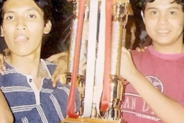 Desta Mahendra mengungkapkan mendiang Ricky Siahaan menyukai bulan April. (Instagram/desta80s)