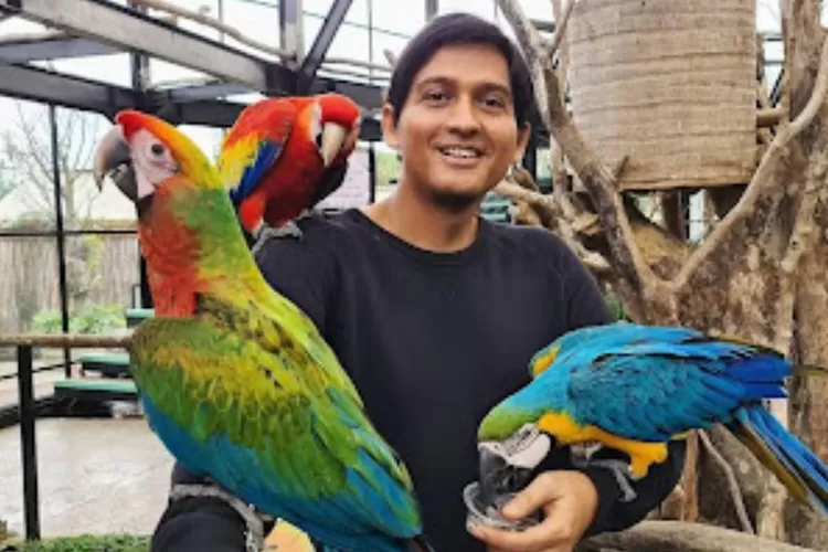 Potret artis sekaligus Bupati Indramayu, Lucky Hakim. (Instagram.com/@luckyhakimofficial)