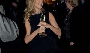 Celine Dion, Artis 1001 Awards, Pernah Satu Panggung Dengan Anggun Dan Harvey Malaiholo