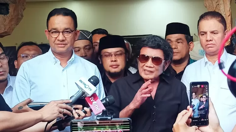Capres nomor urut 1, Anies Baswedan saat bertemu dengan Rhoma Irama, di Soneta Record, Cilodong, Depok, Sabtu (20/1). 
