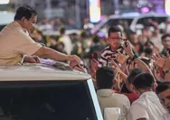 Permudah Salaman dengan Warga, Presiden Prabowo Minta PT Pindad Bikin Mobil Khusus Presiden