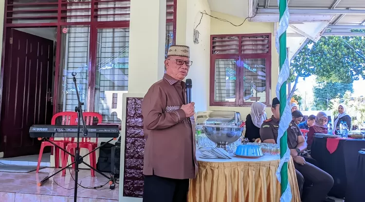 Bupati Bone Bolango H. Ismet Mile saat memberikan sambutan.