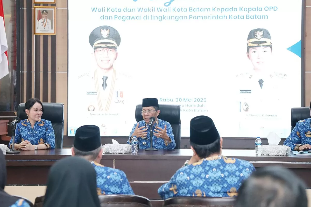Walikota Batam Amsakar Achmad saat memberikan pengarahan kepada seluruh kepala OPD di lingkungan Pemko Batam. (Foto: Diskominfo Batam)