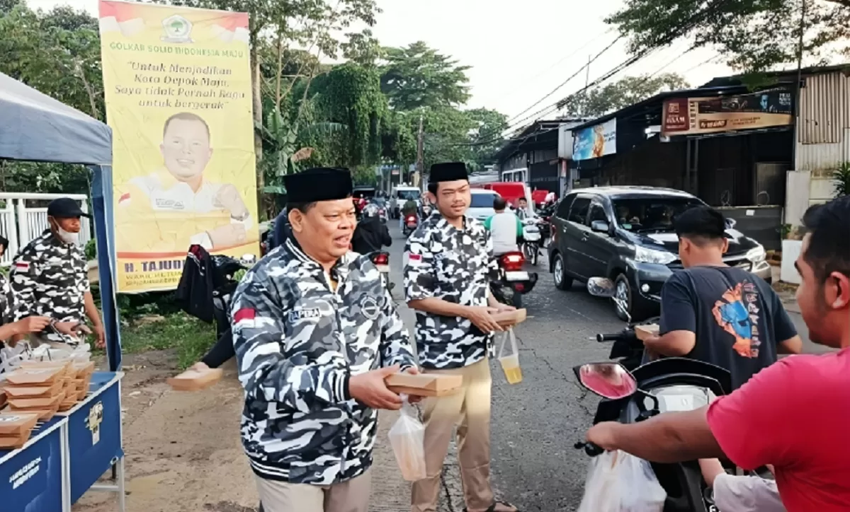 Aksi Sosial Ramadan! Bapera Depok Bagi-Bagi 600 Takjil di Jalan Raya ...