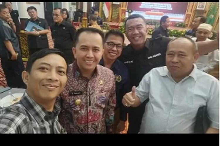 Agus Harizal bersama Pj Gubernur Sumsel dan wartawan senior (dok)