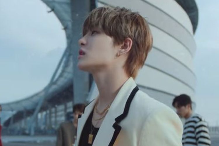 Lirik Emosional Better Than Me TREASURE