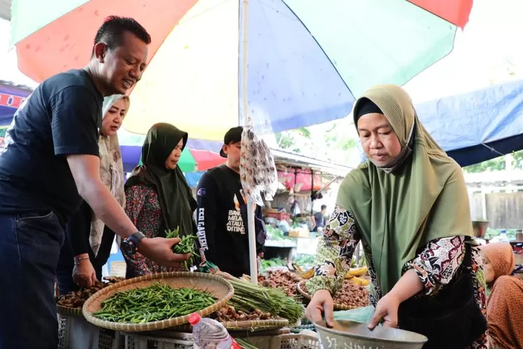 Ganjaran Buruh Berjuang Menggelar Gerebek Pasar Di Tegal - Pojok Satu