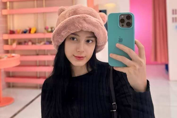 Yasmine Ow kembali tak pakai hijab seperti saat dia menghadiri sidang cerai (Foto: Gorajuara/ Instagram/ @yxsmine.ow)