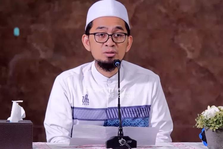 Ustaz Adi Hidayat Beri Nasihat (Tangkapan Layar YouTube Adi Hidayat Official)