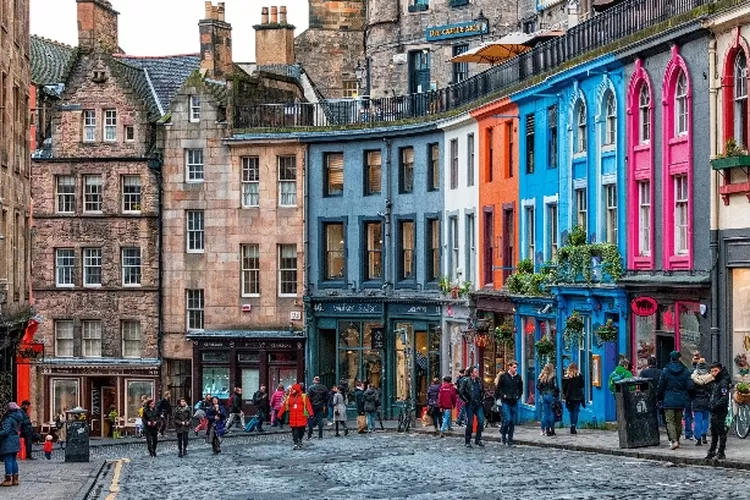 8 Tempat Wisata Wajib di Edinburgh, Skotlandia yang Memukau