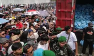 Istana Presiden Bagi-bagi Sembako ke Ribuan Buruh Saat Perayaan May Day 2026 di Monas