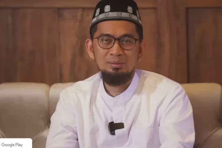 Ustaz Adi Hidaat Bagikan Cara Berbakti Kepada Orang Tua yang Sudah Meninggal (Tangkapan Layar YouTube Adi Hidayat Official)