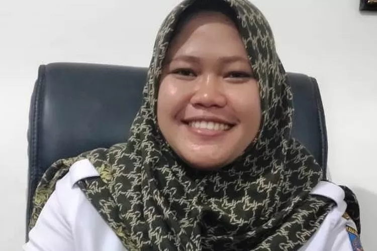 Lurah Pangkalanjati Baru, Ayu Dwi Pratiwi (ALDYRAMA/RADARDEPOK)