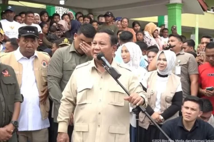 Presiden Prabowo sapa korban banjir di Langkat, Sumatera Utara