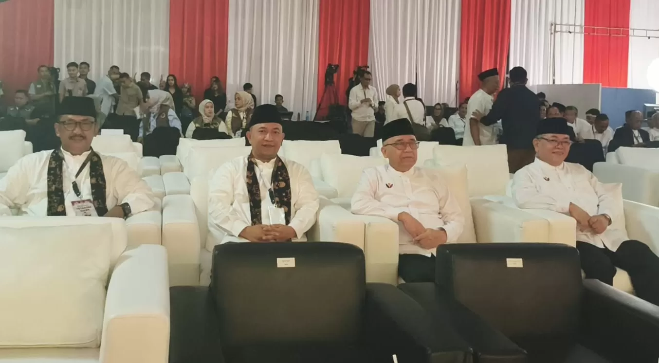 Debat Publik Iyos Somantri - Asep Japar Kompak Seragam Putih (Dian Syahputra Pasi)