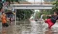 Warga Jakarta Dikepung Banjir Lagi, Ketinggian Air Capai 2, 4 Meter