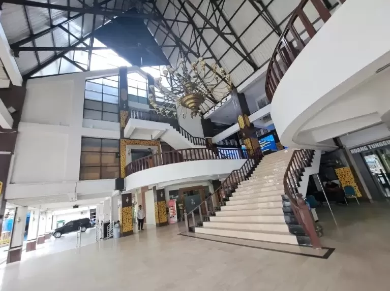 KANTOR WALI KOTA: Lobi Balai Kota Banjarmasin di Jalan RE Martadinata Nomor 01. (Foto: DOK/RADAR BANJARMASIN) 