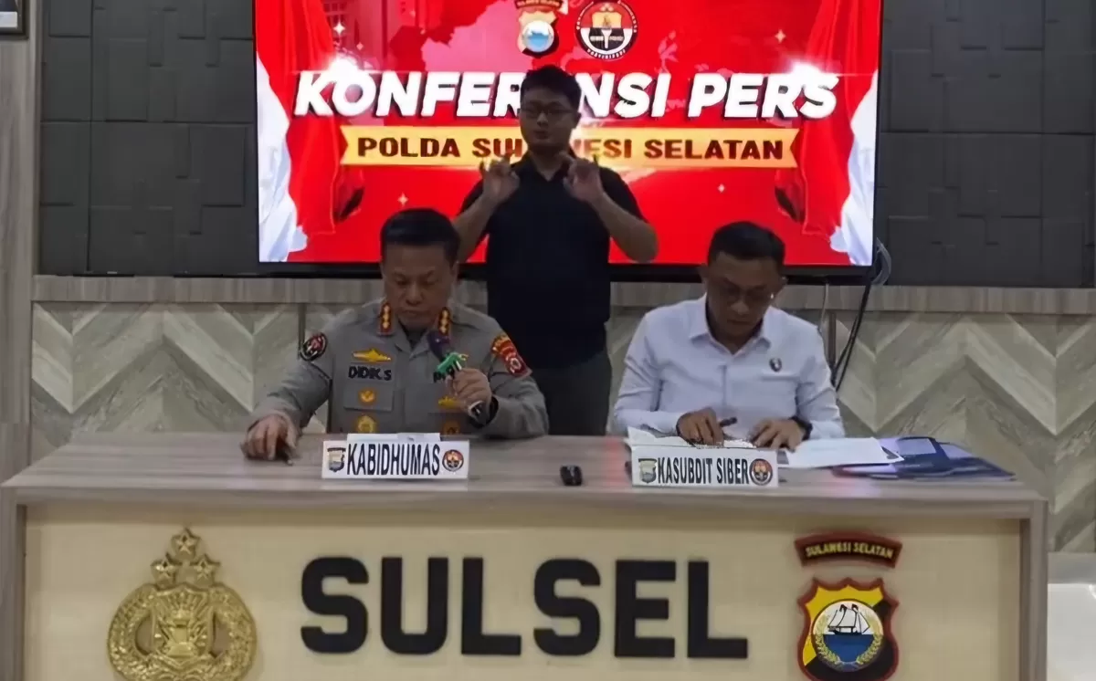Polda Sulsel mengungkap 11 modus penipuan online dengan 22 tersangka. Kerugian korban mencapai Rp614 juta dalam kasus penipuan kerja. (Dok.Divisi Humas Polda Sulsel)