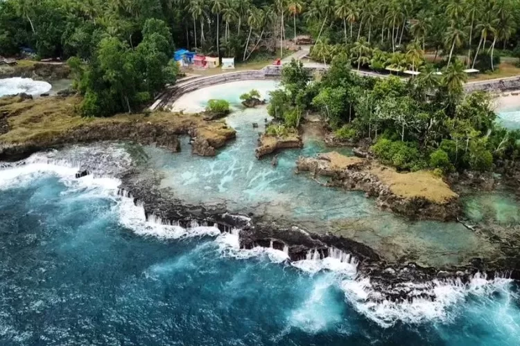 Ilustrasi Pantai Batu Pintu  (Phinemo)