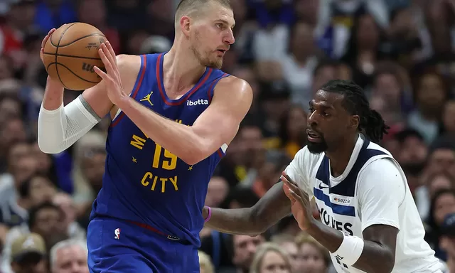 Wolves Tekan Juara Bertahan, Nuggets Tumbang Telak di Gim 3