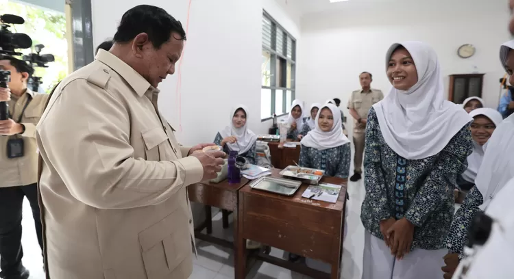 Kunjungan Presiden RI Prabowo Subianto ke SMAN 1 Cilacap, Jawa Tengah, memicu semangat dan motivasi belajar para siswa pada Rabu (29/4/2026).