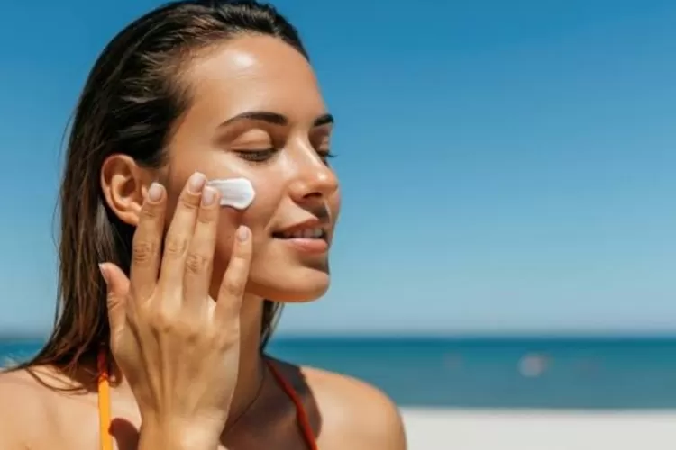 9 Sunscreen Lokal Ampuh untuk Kulit Berminyak dan Cerahkan Wajah dalam Sekejap!