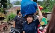 Warga Sibolga Tempuh Medan Pegunungan Berjam-jam Demi Ambil Bantuan Logistik