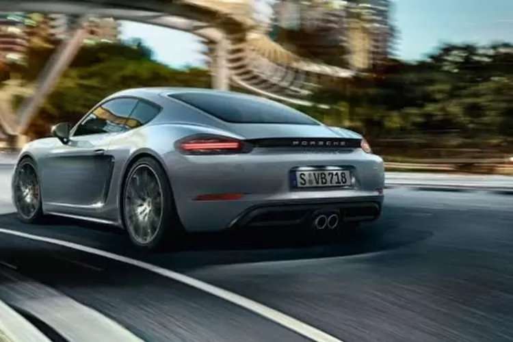 Viral Usai Bodinya Lecet Akibat Keserempet Truk, Ternyata Ini Plus Minus Porsche 718 Cayman