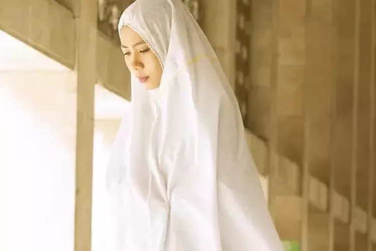 Syarat Syarat Wanita Boleh Tarawih Di Masjid Menurut Ustadz Adi Hidayat