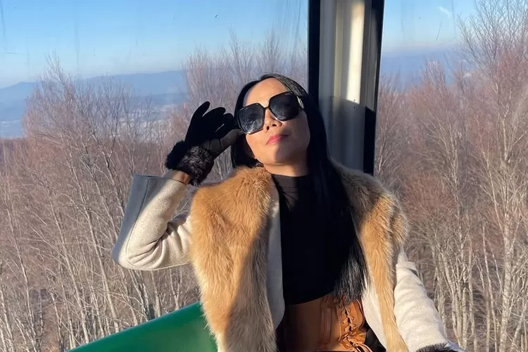 Isa Zega berseteru dengan Lucinta Luna dan Gebby Vesta (Foto: Gorajuara/ Instagram/ @zega_real)