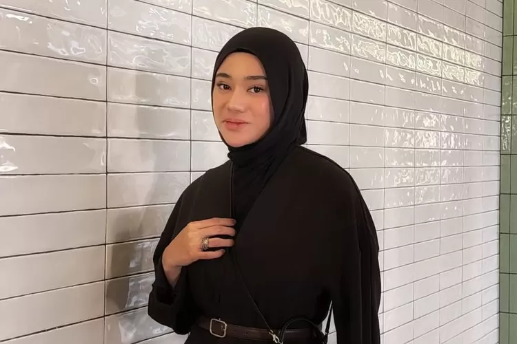 Clara Shinta ungkap awal hubungan dirinya dengan Lexsa hingga akhirnya menikah (Foto: Gorajuara/ Instagram/ @clarashintareal)