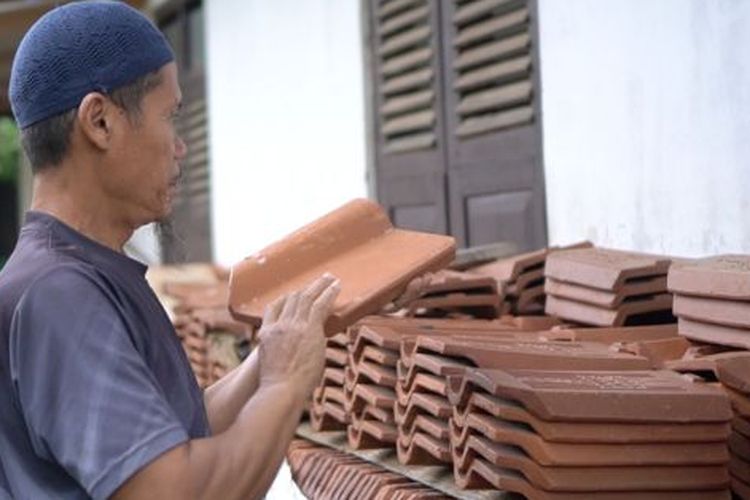 Hampir Punah, Pengrajin Genteng Berharap Gentengisasi Selamatkan Usaha