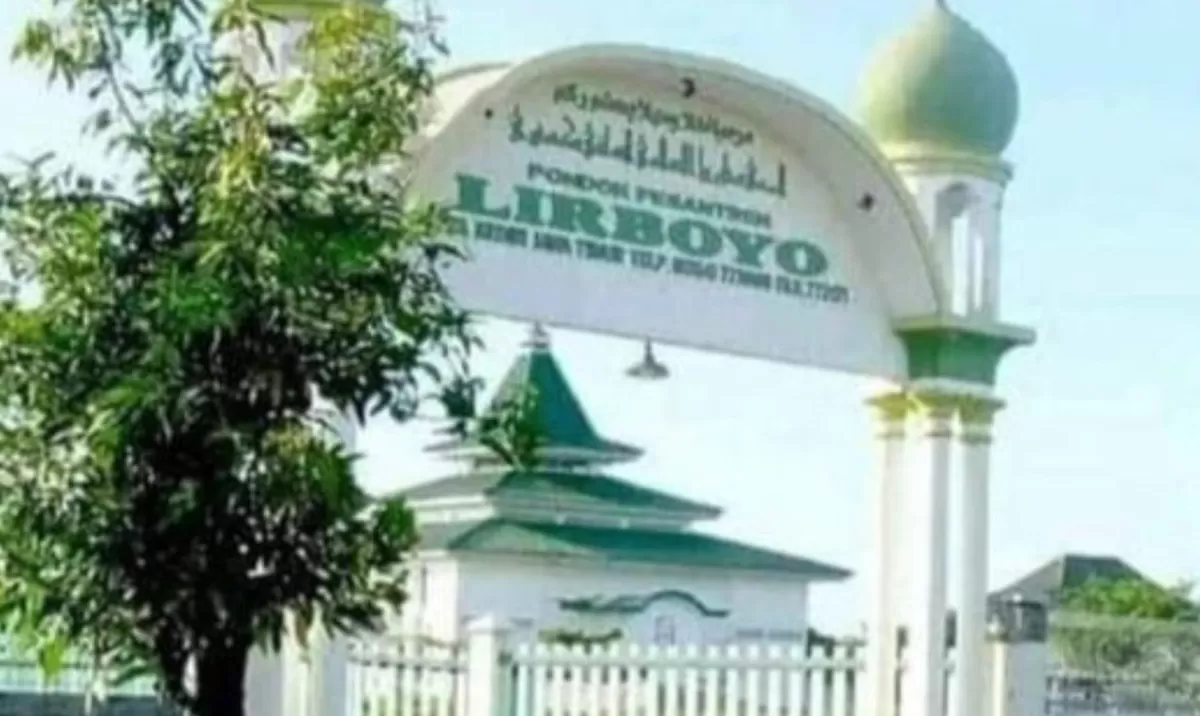 Lirboyo pencetak ulama pengasuh pesantren di seluruh pelosok Indonesia. (dok. Pesantren Lirboyo)